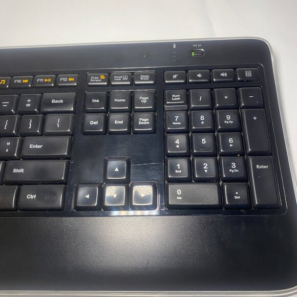 Logitech K800 Illuminated Wireless Keyboard **FOR PARTS** No Dongle See Desc - Picture 4 of 8